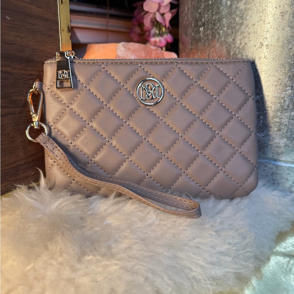 Badgley Mischka Taupe Quilted Wristlet NWOT